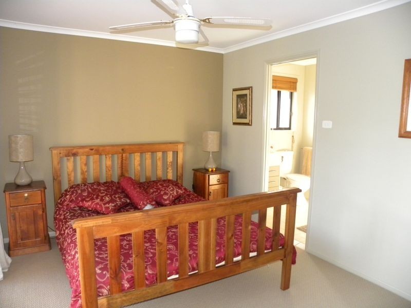 265 Johns Road, Wadalba NSW 2259