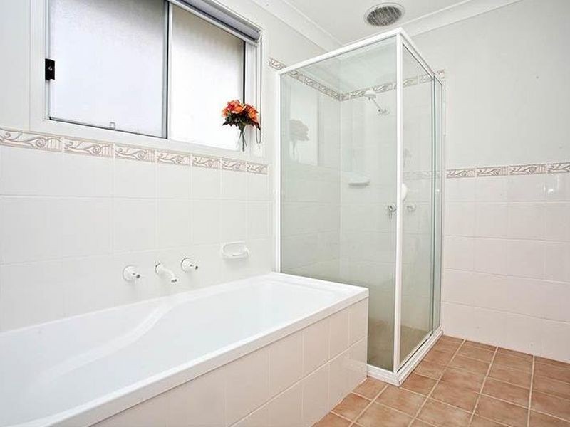 273 Johns Road, Wadalba NSW 2259