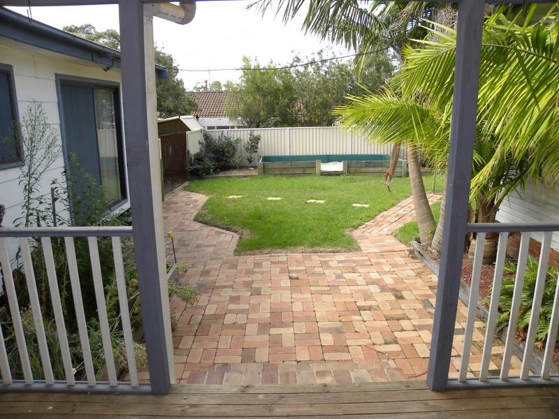 9 Pearce Road, Kanwal NSW 2259