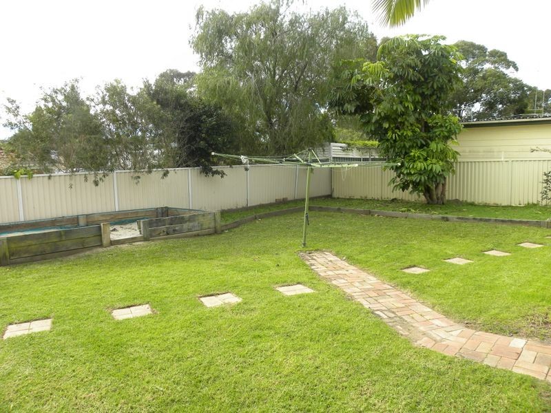 9 Pearce Road, Kanwal NSW 2259