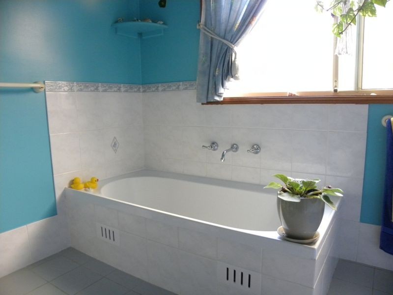 76 Brittania Drive, Watanobbi NSW 2259