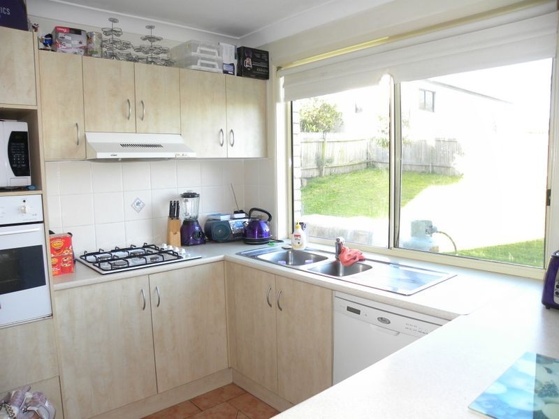 77 St Lawrence Avenue, Blue Haven NSW 2262