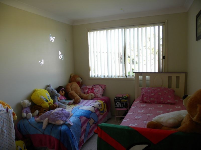 77 St Lawrence Avenue, Blue Haven NSW 2262