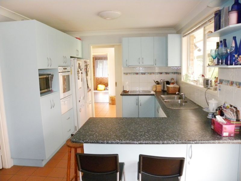 6 Arunta Road, Tuggerah NSW 2259