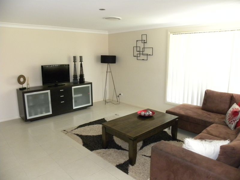 5 Greenhaven Circuit, Woongarrah NSW 2259