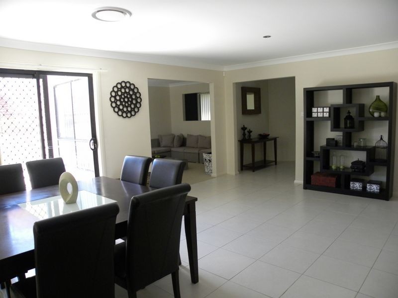 5 Greenhaven Circuit, Woongarrah NSW 2259