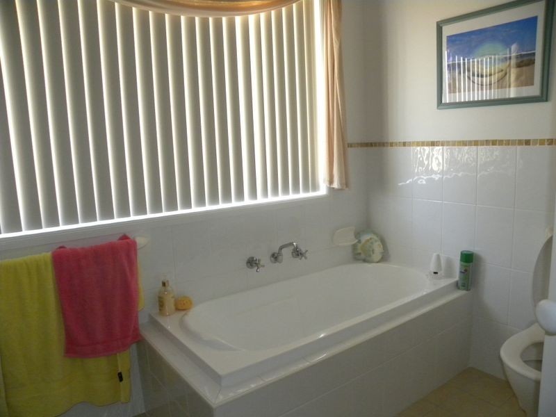 4 Warrigal Road, Woongarrah NSW 2259