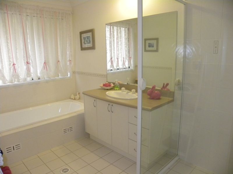 9 Yengo Place, Woongarrah NSW 2259