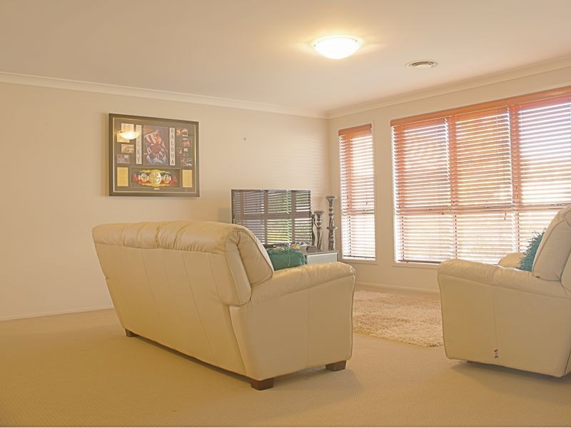 11 Capri Close, Woongarrah NSW 2259