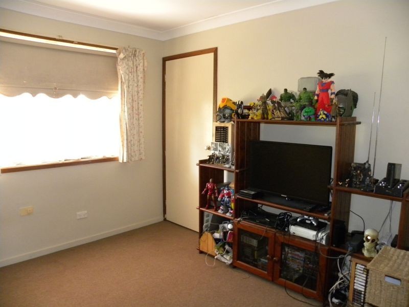 8 Forster Avenue, Watanobbi NSW 2259