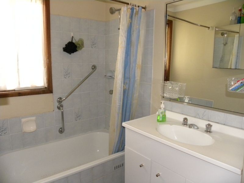 8 Forster Avenue, Watanobbi NSW 2259