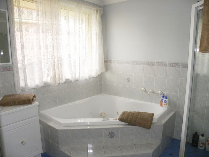 28 The Grove, Watanobbi NSW 2259