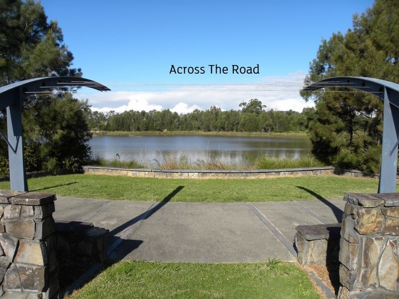 20 Waterside Drive, Woongarrah NSW 2259