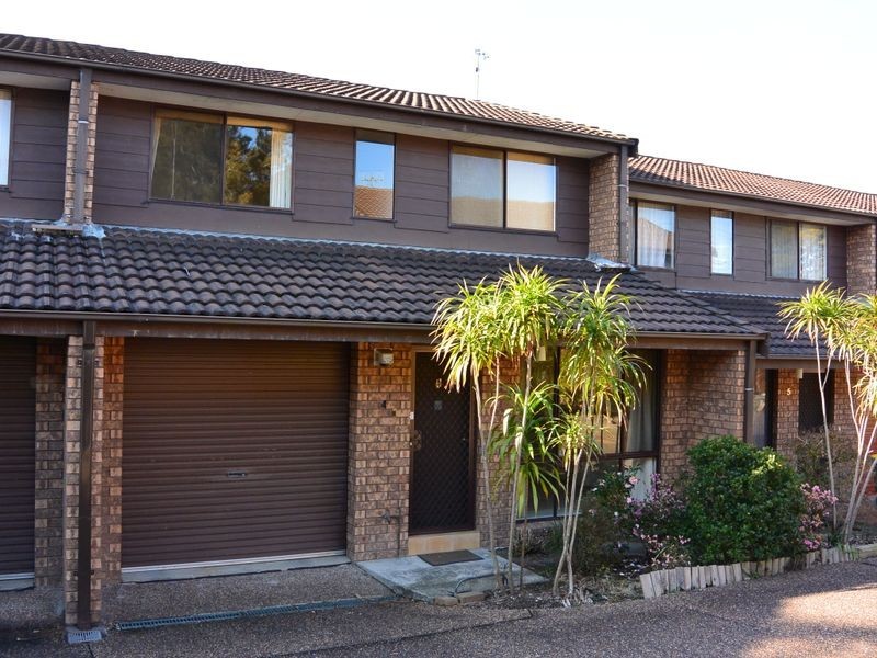4/8 Warner Avenue, Wyong NSW 2259