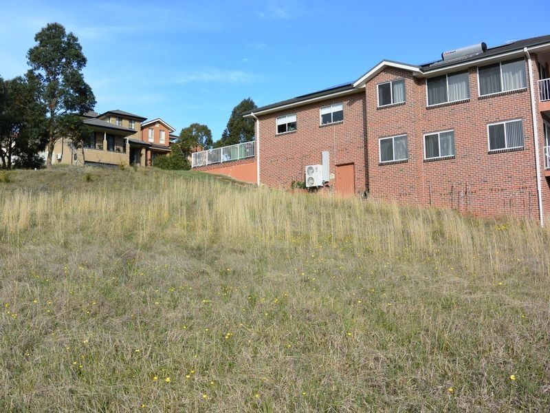 8 Weaver Crescent, Watanobbi NSW 2259