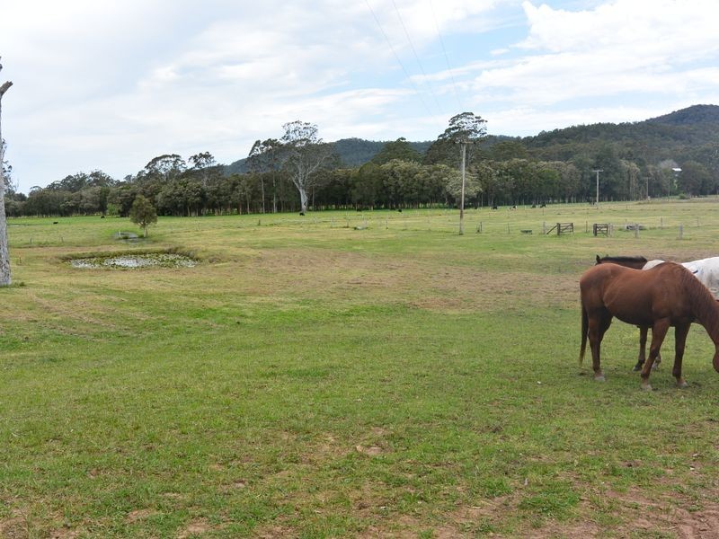 182 Smiths Road, Jilliby NSW 2259