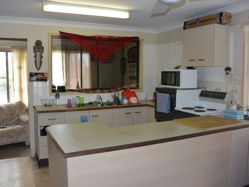 35 Woodlawn Drive, Budgewoi NSW 2262