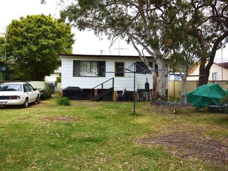 35 Woodlawn Drive, Budgewoi NSW 2262