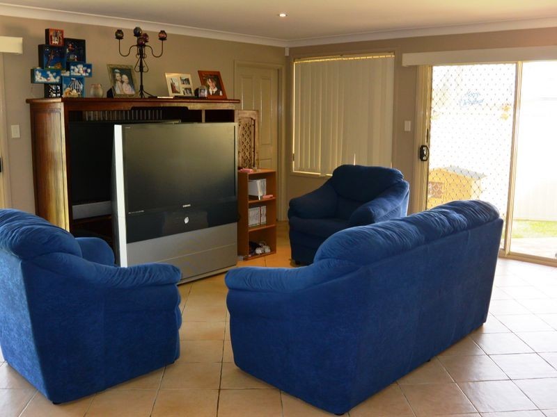 5 Grady Close, Blue Haven NSW 2262