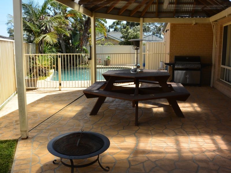 5 Grady Close, Blue Haven NSW 2262