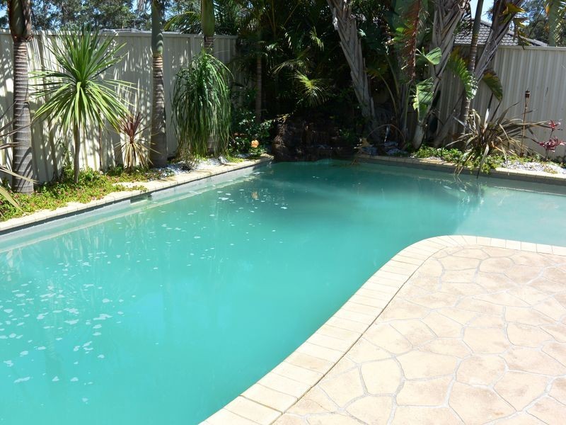 5 Grady Close, Blue Haven NSW 2262