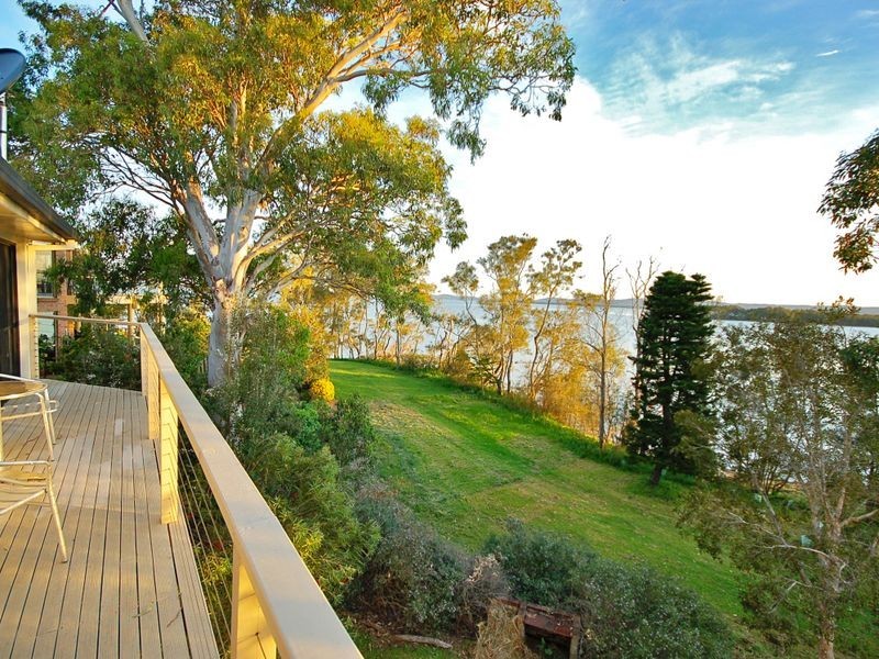 8 Marine Parade, Rocky Point NSW 2259