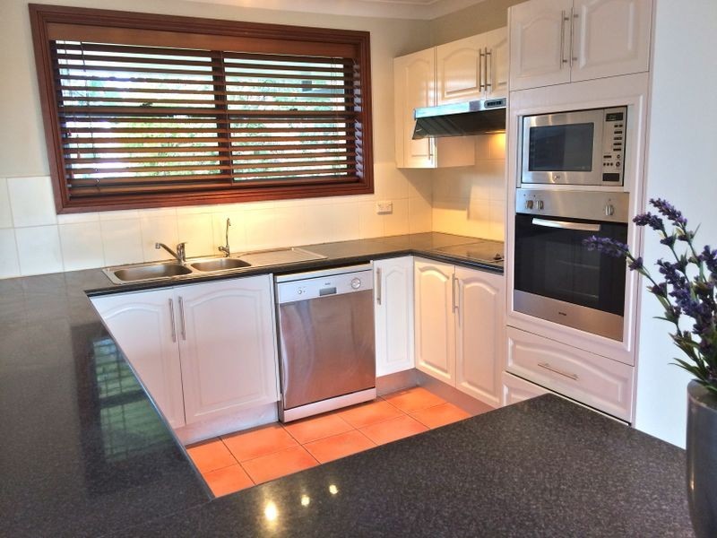 8 Marine Parade, Rocky Point NSW 2259