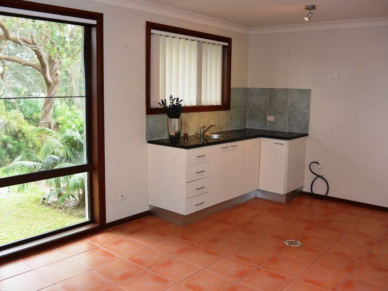 8 Marine Parade, Rocky Point NSW 2259
