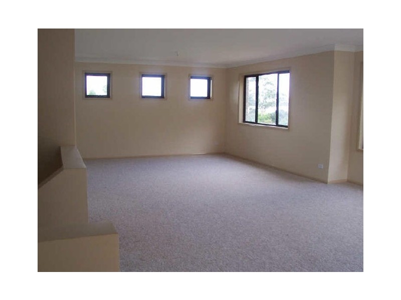 8 Tamblin Street, Tuggerah NSW 2259