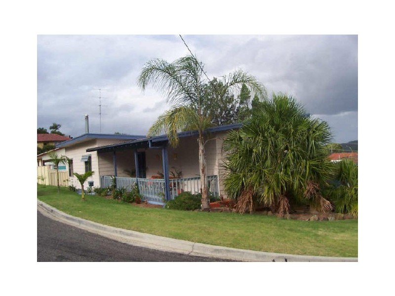 6 Arthur Drive, Wyong NSW 2259