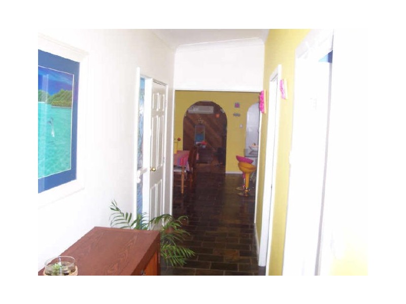 6 Arthur Drive, Wyong NSW 2259