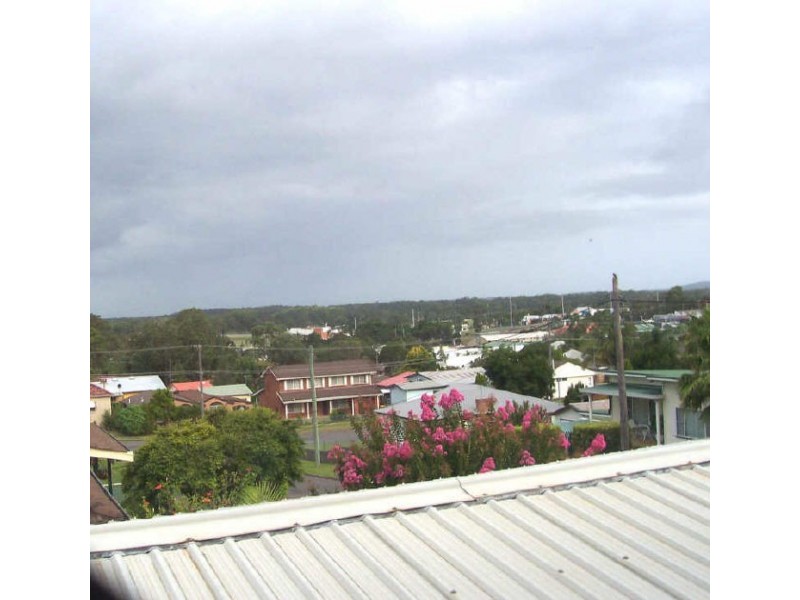 6 Arthur Drive, Wyong NSW 2259