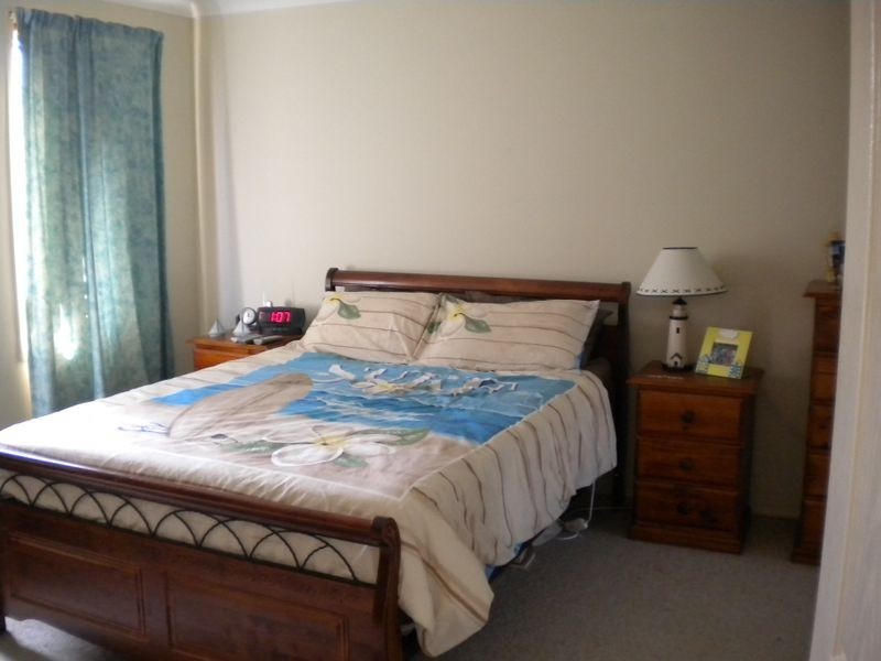 77 St Lawrence Avenue, Blue Haven NSW 2262