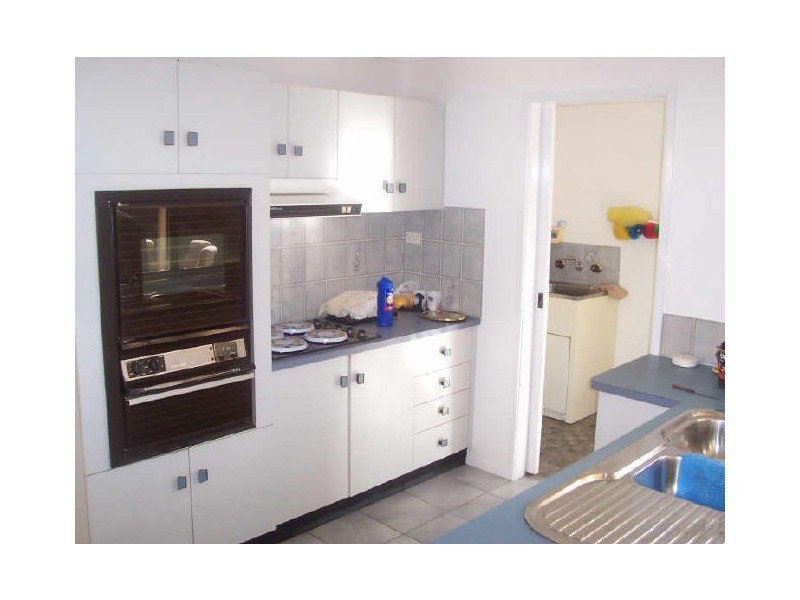 12 Peta Close, Bateau Bay NSW 2261