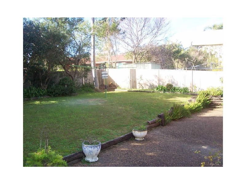 12 Peta Close, Bateau Bay NSW 2261