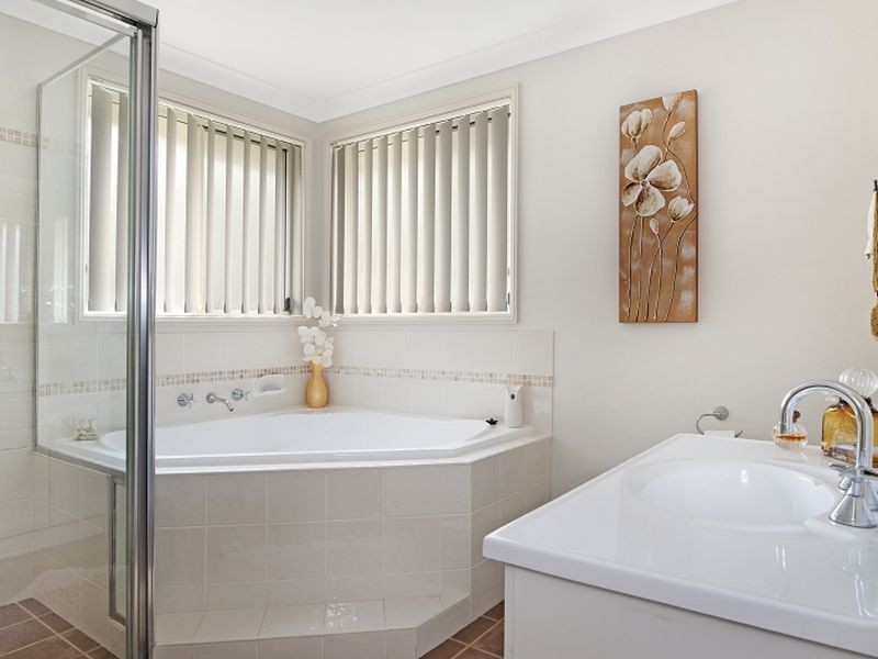 1 Heron Close, Watanobbi NSW 2259