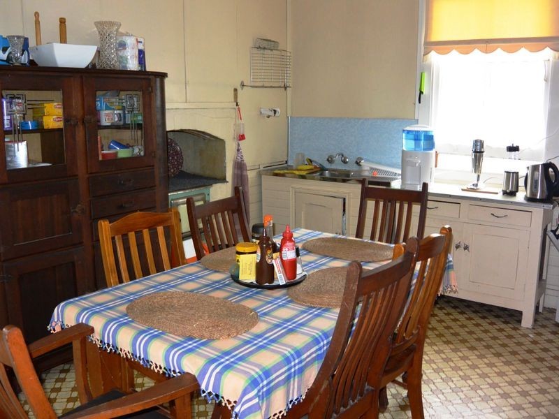 5 Lake Road, Tuggerah NSW 2259