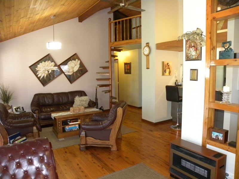 55 Dunrossil Avenue, Watanobbi NSW 2259