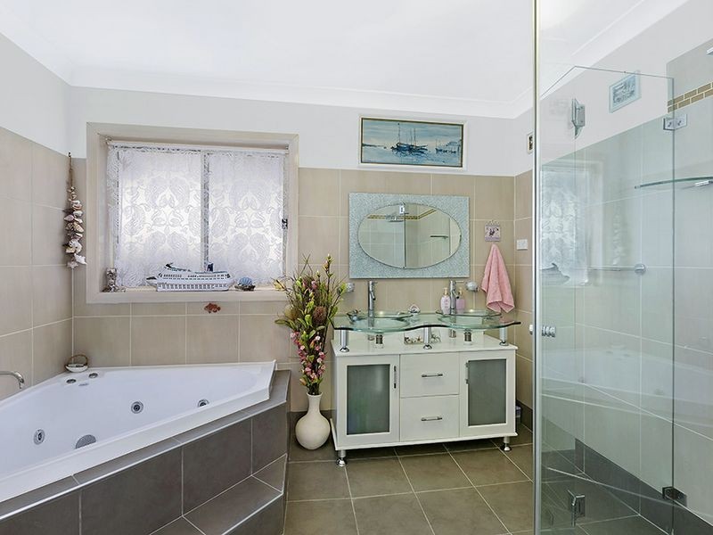 17A Weaver Crescent, Watanobbi NSW 2259
