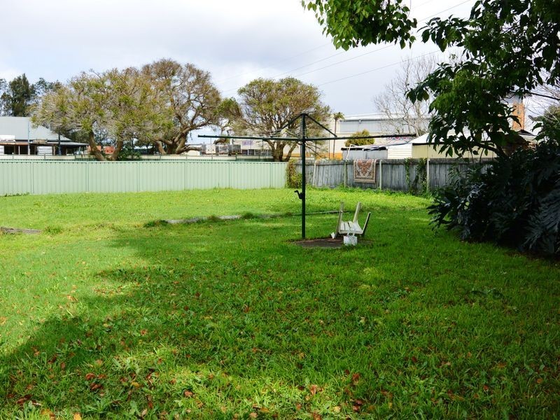 3 Lake Road, Tuggerah NSW 2259