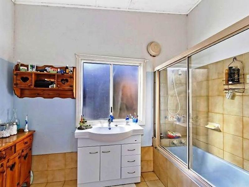 4 Brogden Road, The Entrance North NSW 2261