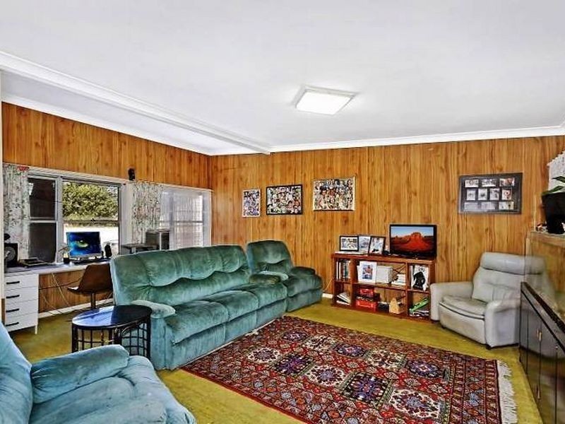 4 Brogden Road, The Entrance North NSW 2261