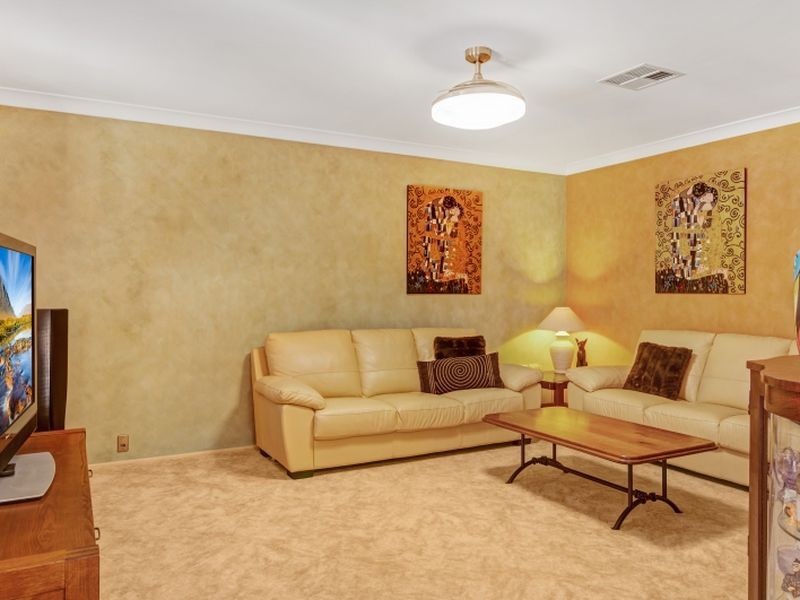 7 Meadow Road, Watanobbi NSW 2259