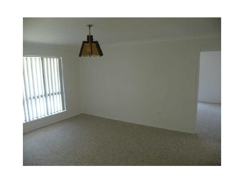 109 Tuggerawong Rd, Wyongah NSW 2259