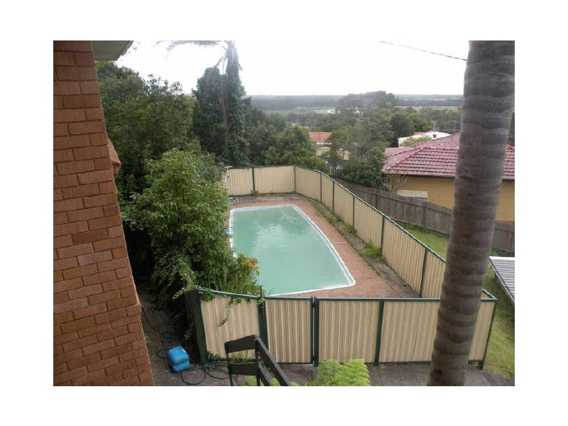 17 Arthur Drive, Wyong NSW 2259