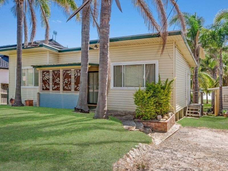 30 Leonard Avenue, Toukley NSW 2263