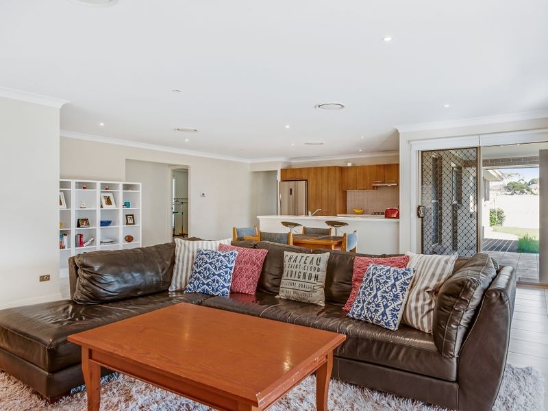 7 Viewfield Crescent, Woongarrah NSW 2259