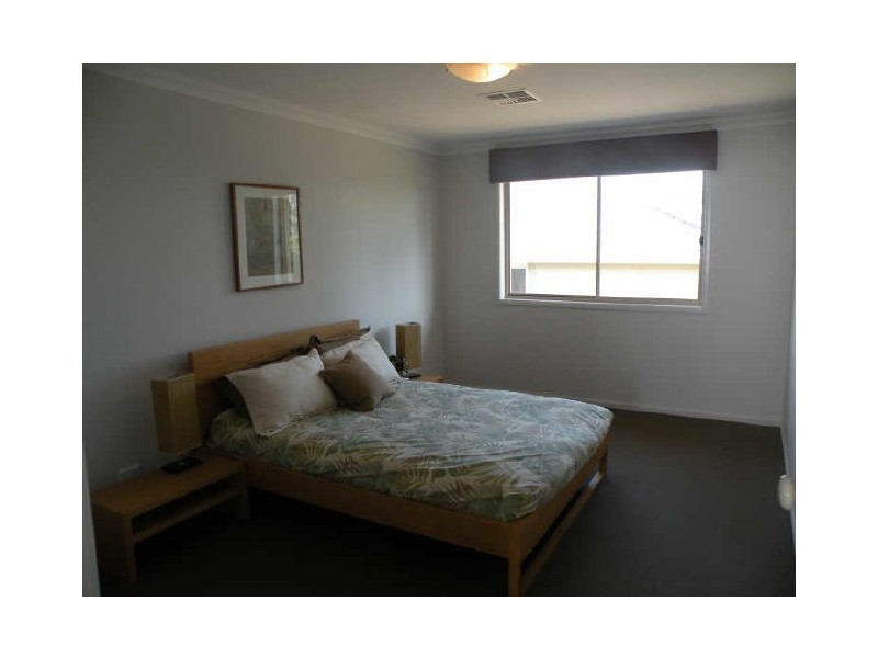 8 Stan Johnson Drive, Hamlyn Terrace NSW 2259