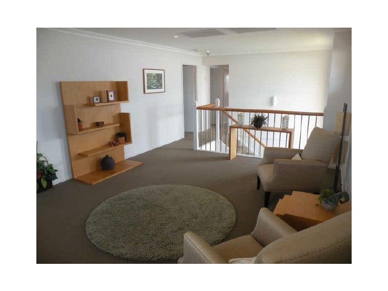 8 Stan Johnson Drive, Hamlyn Terrace NSW 2259