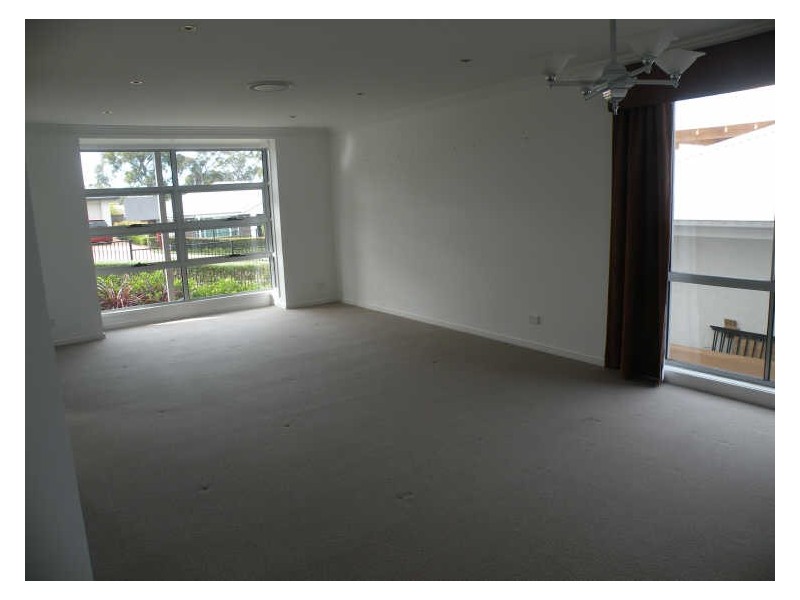 33 Stan Johnson Drive, Hamlyn Terrace NSW 2259